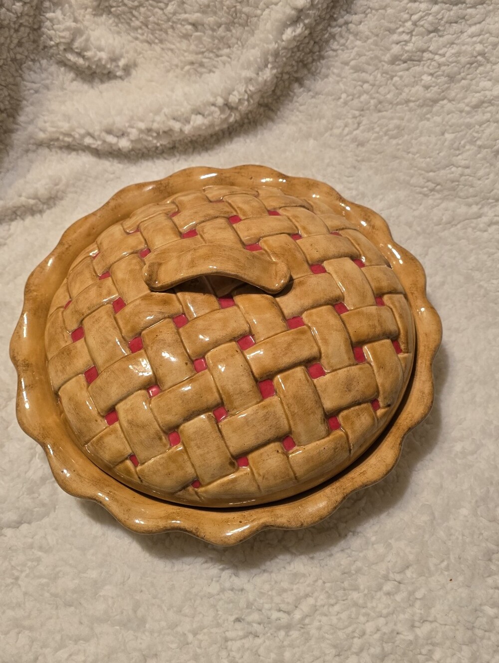 Vtg 1976 Bell Ceramics Lattice-Top Pie Keeper/Dish, Golden Brown, Holds 9" Pie